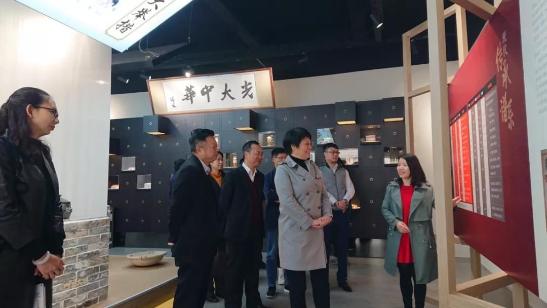 广药集团副总司理、总工程师刘菊妍一行到白云山PP电子5金狮调研科技质量治理事情