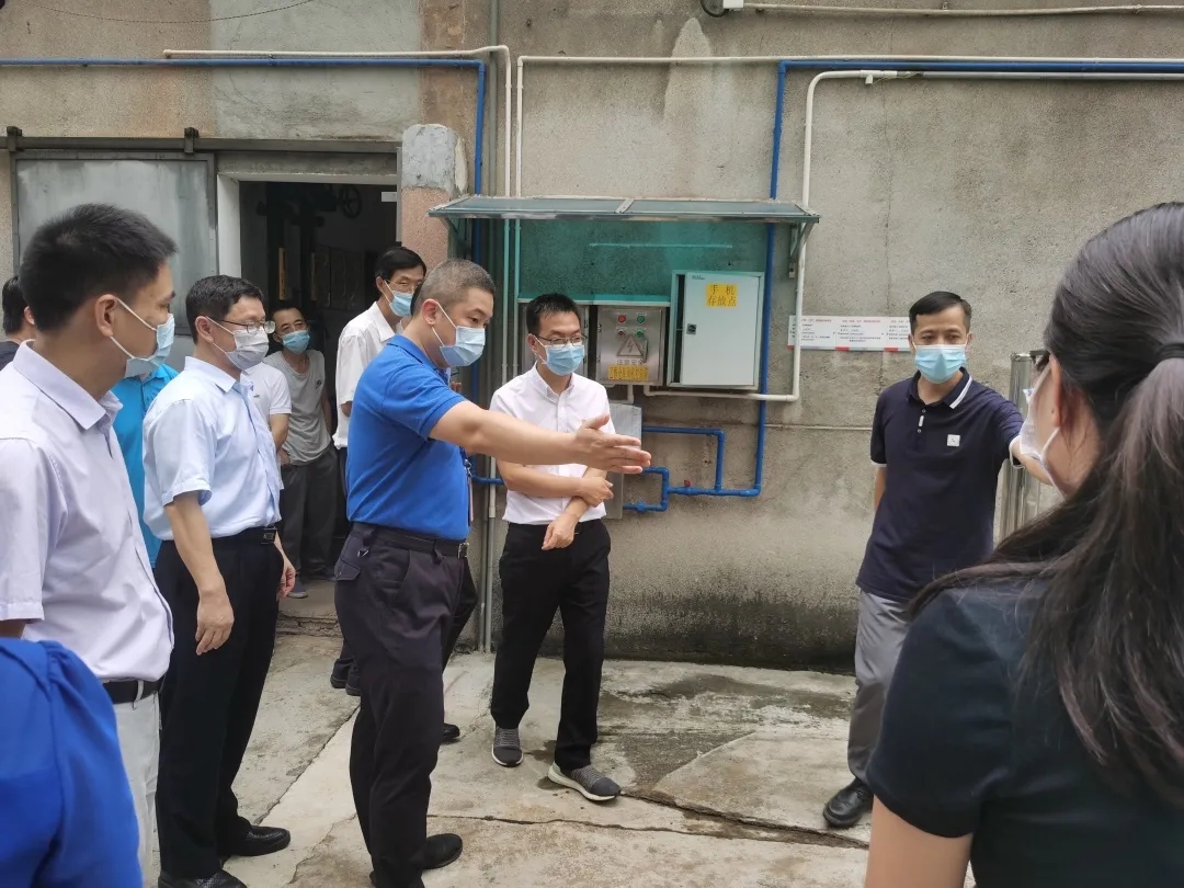 海珠区常务副区长傅晓初到白云山PP电子5金狮公司开展清静生产检查